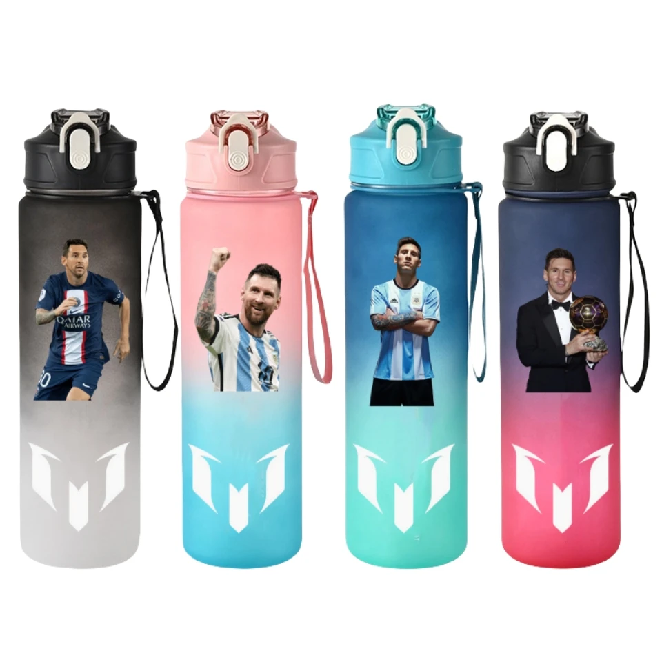 Taza de agua con pajita de estrella de fútbol, 800ML, Messi, deporte al aire libre, gran capacidad, nivel de PC, botella de plástico portátil para beber, regalo para seguidores