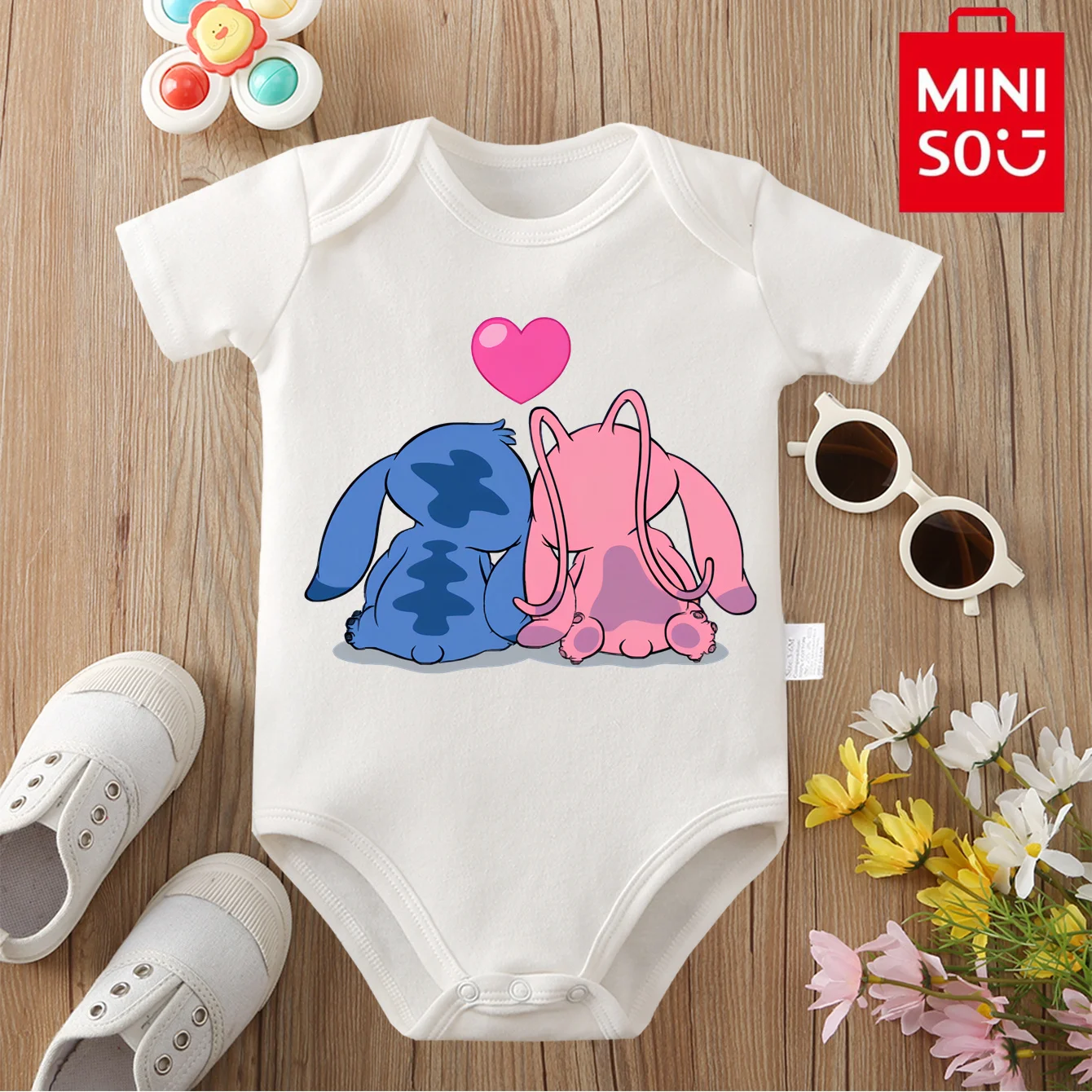 

MINISO&Disney Jointly Signed 100% Cotton Baby Clothe Baby Onesie Bodysuit Stitch's Love Cute Print for 0 To 12 Months Newborn