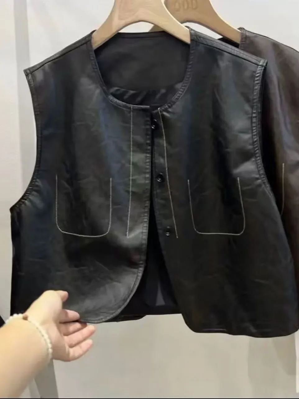 

Ультрамягкий моющийся круглый жилет из искусственной кожи на одной пуговице, женский весенне-осенний новый жилет небольшого размера