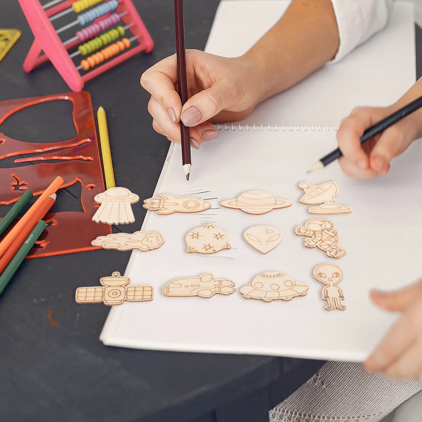 100pcs Wooden Space Craft Kit for Kids – Alien Spaceship & Astronaut Painting Set, Creative Playroom Wall Decor