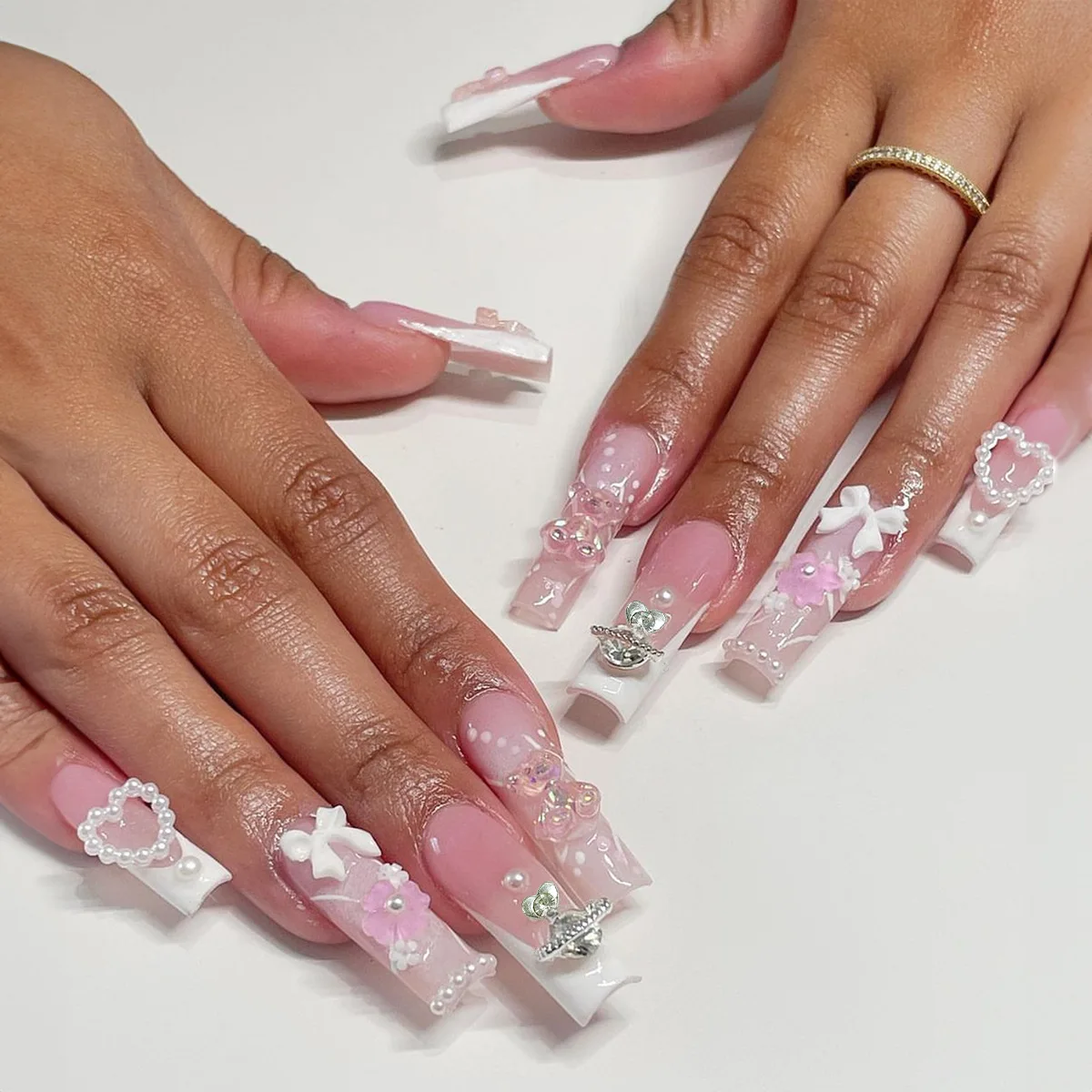 Mittellange künstliche Nagelspitzen mit 3D-Herz-Blumen-Design, Farbverlauf Lila-Rot, französische quadratische Ballett-Spitzen, Press-On-Set für künstliche Nagelkunst – Detail 17