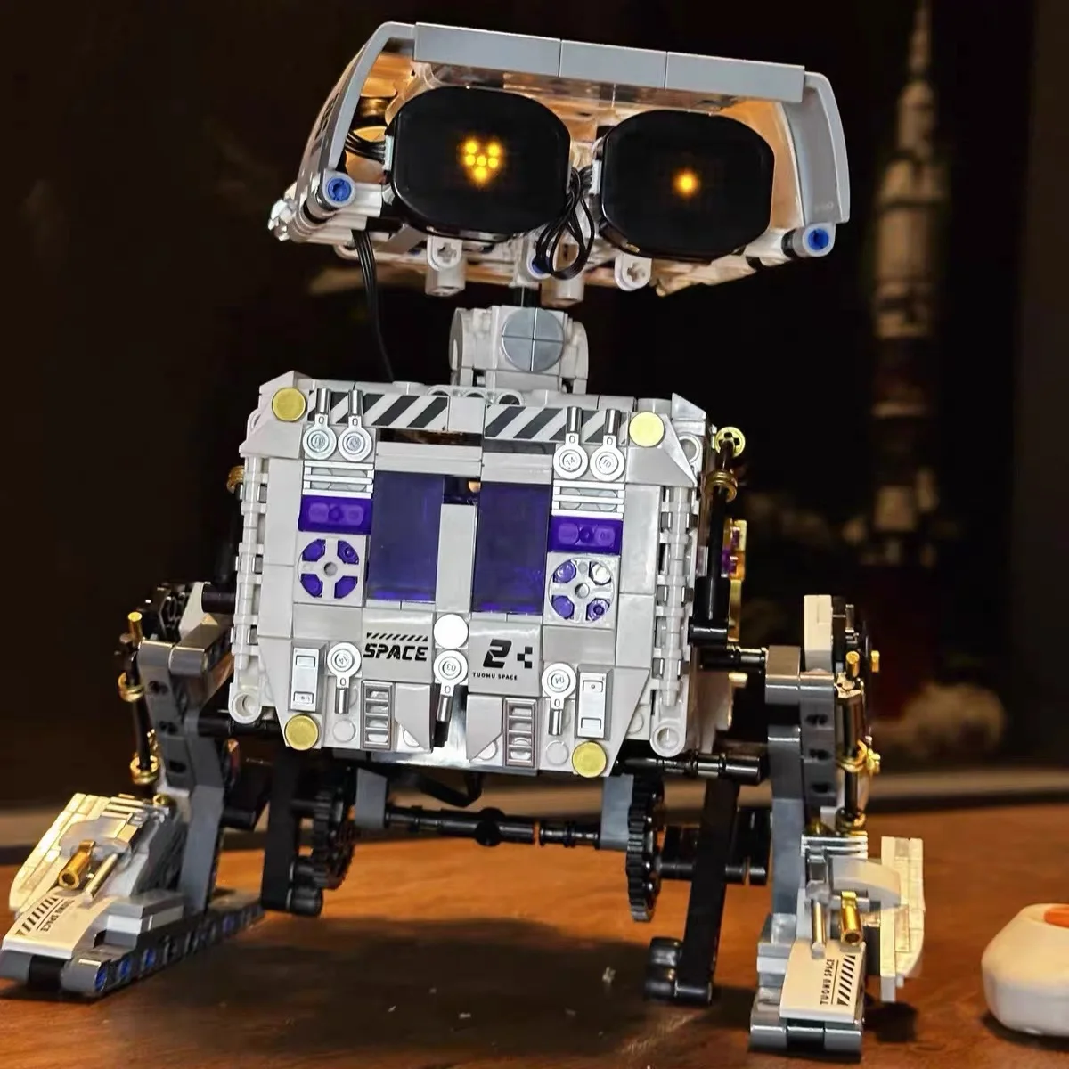 Programmable Sci-Fi Robot Building Blocks Set STEAM Educational Toy Gift for Teens MOC Interlocking Brick RC Desktop Ornament