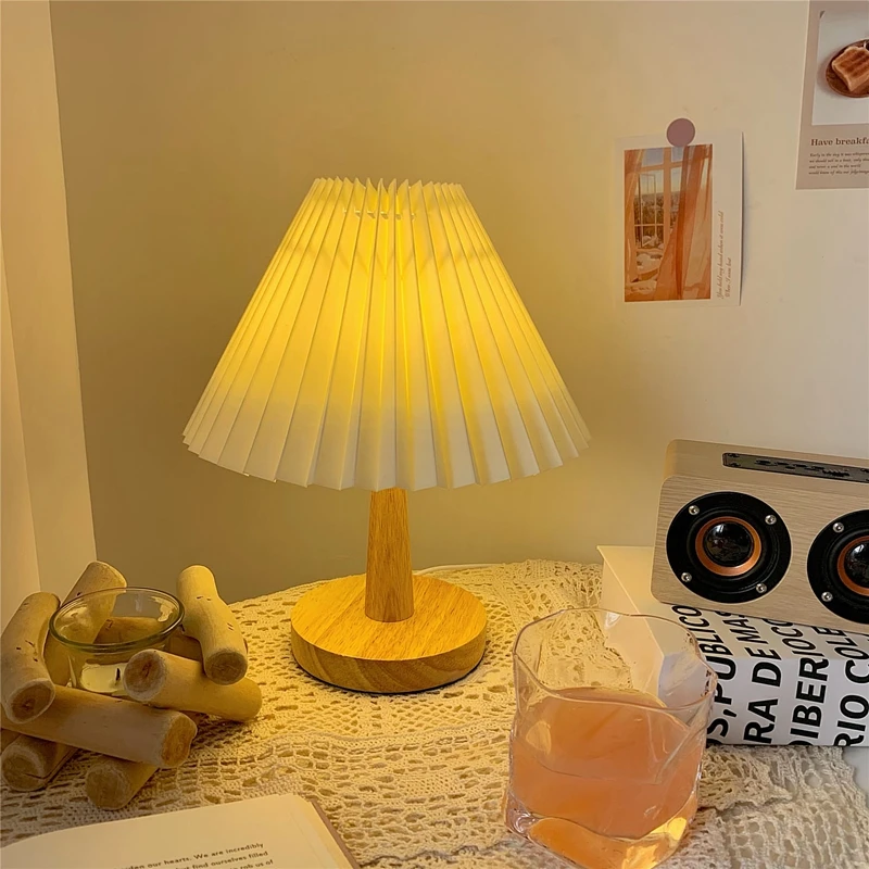 Retro Pleated Table Lamp - Korean Style Wood Dimming Desk Lamp, Cute Creative Night Light, Bedside Lamp for Bedroom, Gift