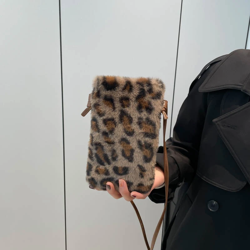 Mode Neue Einfarbig Schulter Unterarm Tasche Frauen Plüsch Weiche Herbst Winter Mode Flauschigen Totes Handtasche Dame Reise Geldbörse – Detail 7