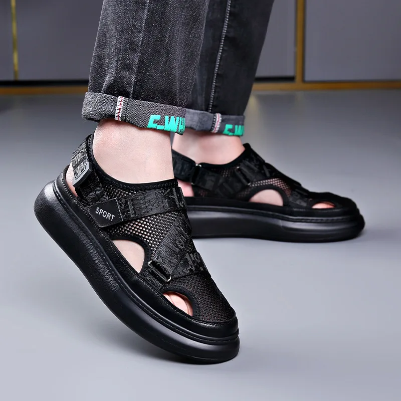 2024 Zomer Nieuwe Designer Sandalen Voor Mannen Zwart Mode Casual Platform Sandaal Schoenen Mannelijke Ademende Mesh Strandschoenen Man