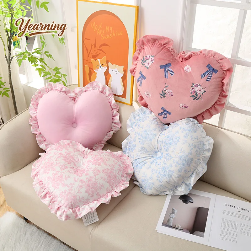 

Lovely Throw Pillow With Lace Fashionable Sofa Cushion Sweet Style Soft Warm Throw Pillow Heart Shaped Cushion