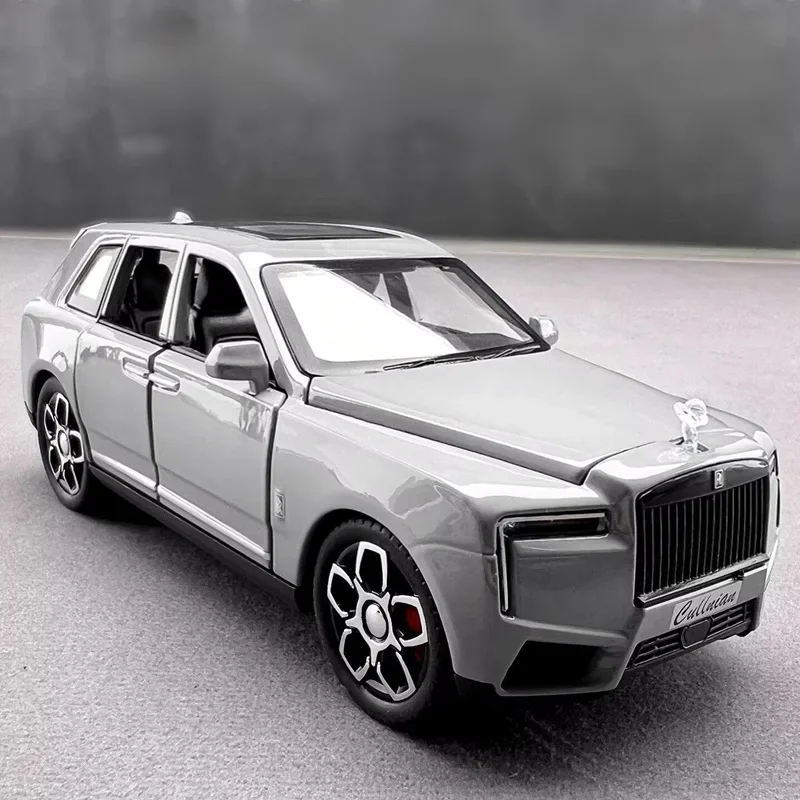 

1:32 2025 Rolls Royce SUV Cullinan Alloy Luxury Car Model Diecast Metal Off-road Vehicle Car Model Sound and Light Kids Toy Gift