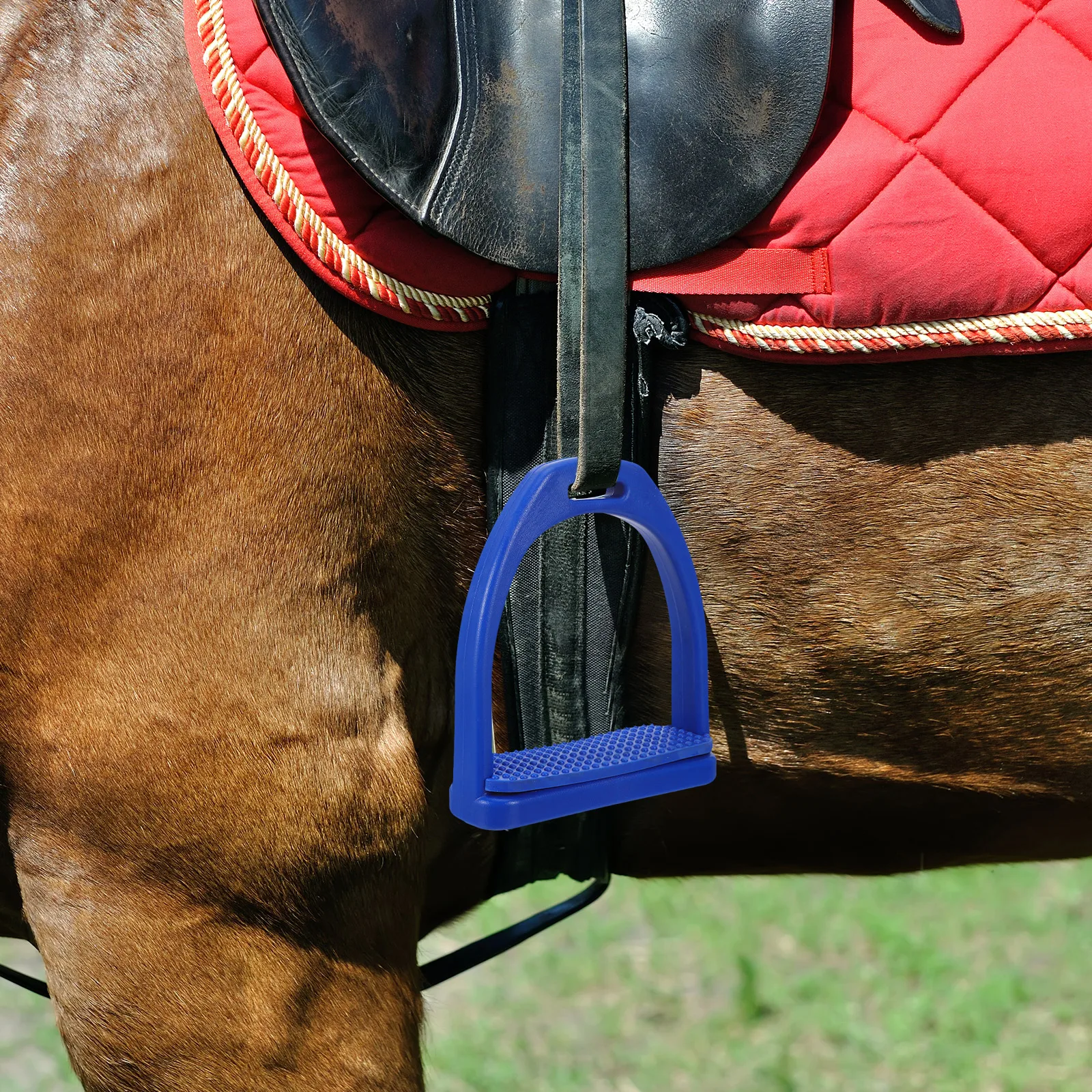 Estribos para montar a caballo, almohadilla de goma antideslizante de plástico azul, sillín inglés, protección del tobillo y la rodilla, 2 uds.
