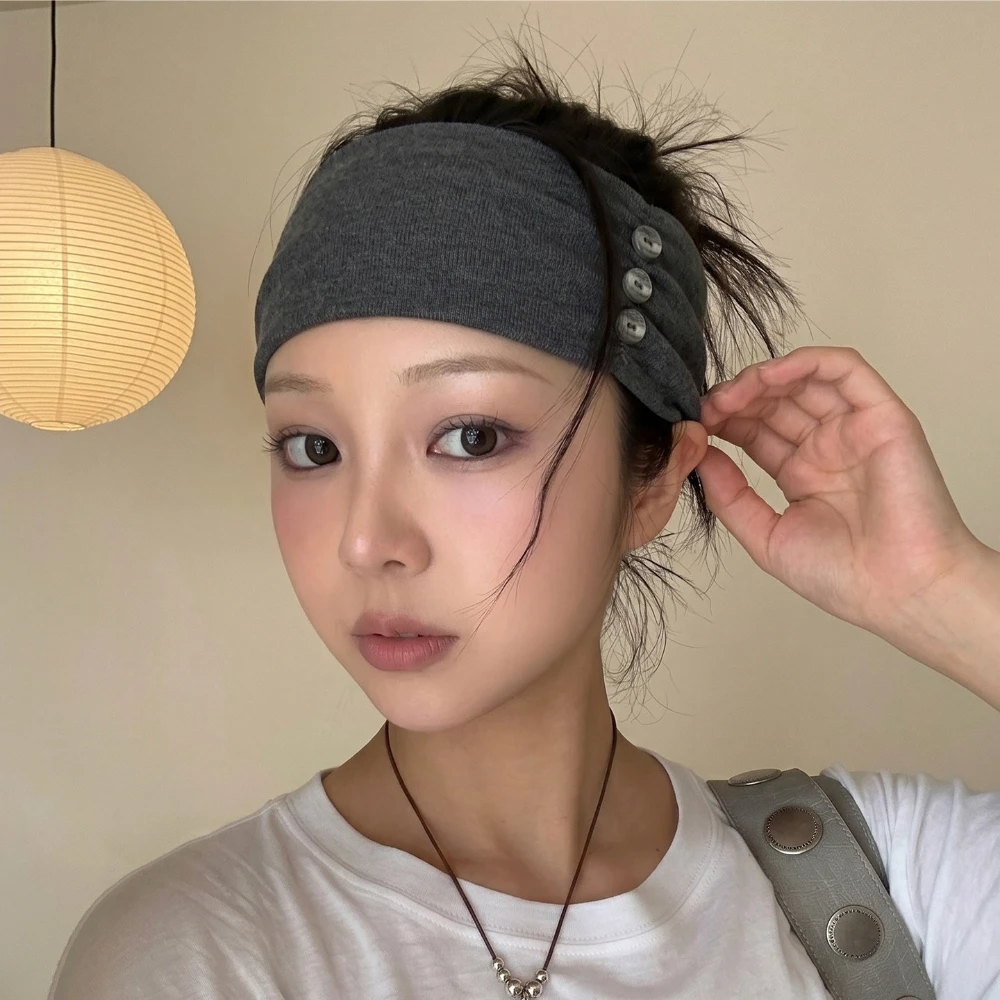 Ins Vintage Wide Button Headba - Travel Accessories For Elderly ulasan dan harga