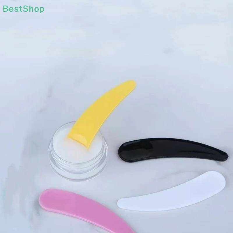 ♥ ♥ ♥ Cuillère distributrice de crème en forme de croissant, bâton de mélange de masque utilisé en Salon, cuillère à masque en plastique 100 pièces