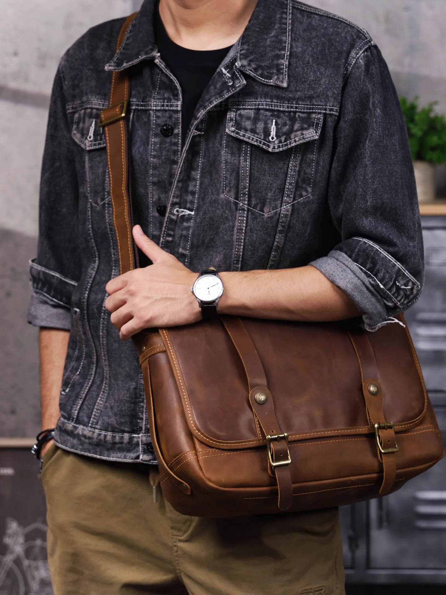 

vintage designer handmade crazy horse cowhide men's messenger bag casual daily work genuine leather large-capacity shoulder bag