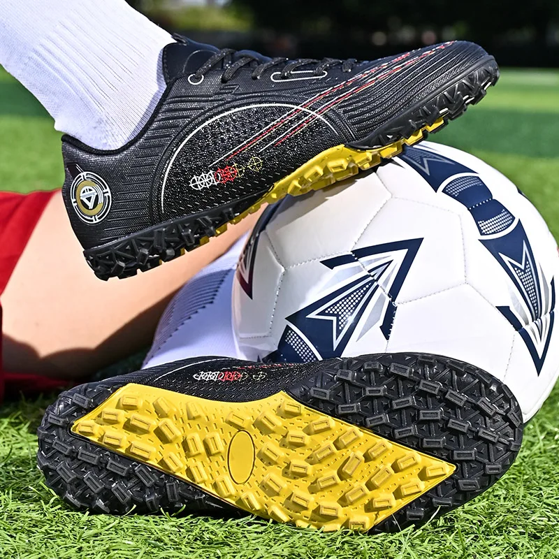 Zapatos de fútbol con punta larga para niños y estudiantes, calzado de entrenamiento Unisex, talla grande, 31-45, gran oferta