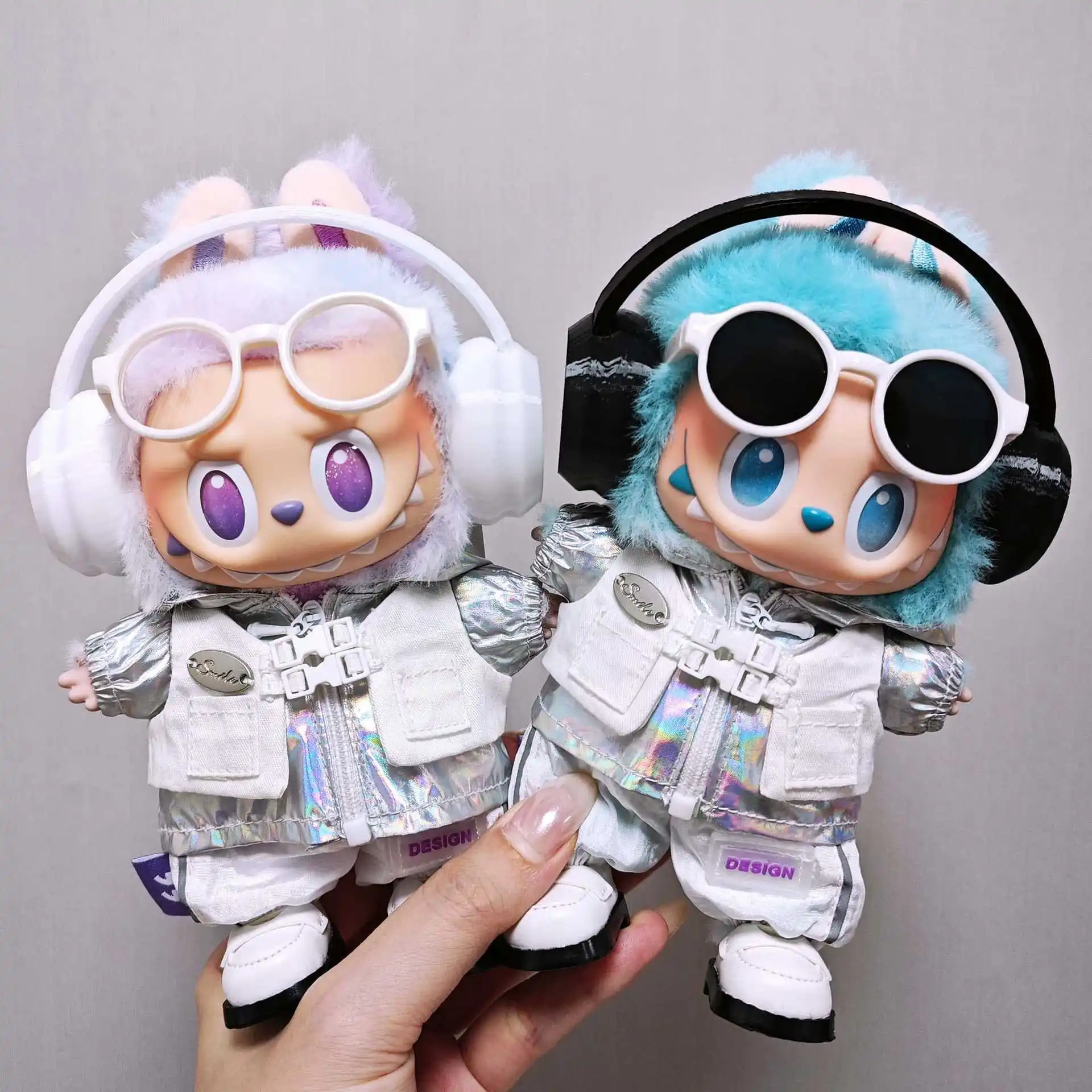 Clothes For Labubu 15/17Cm Dolls Gen 1-3 Futuristic Silver Fake Two-Piece Trench Coat Shoes Set Collection Apparel Hanging
