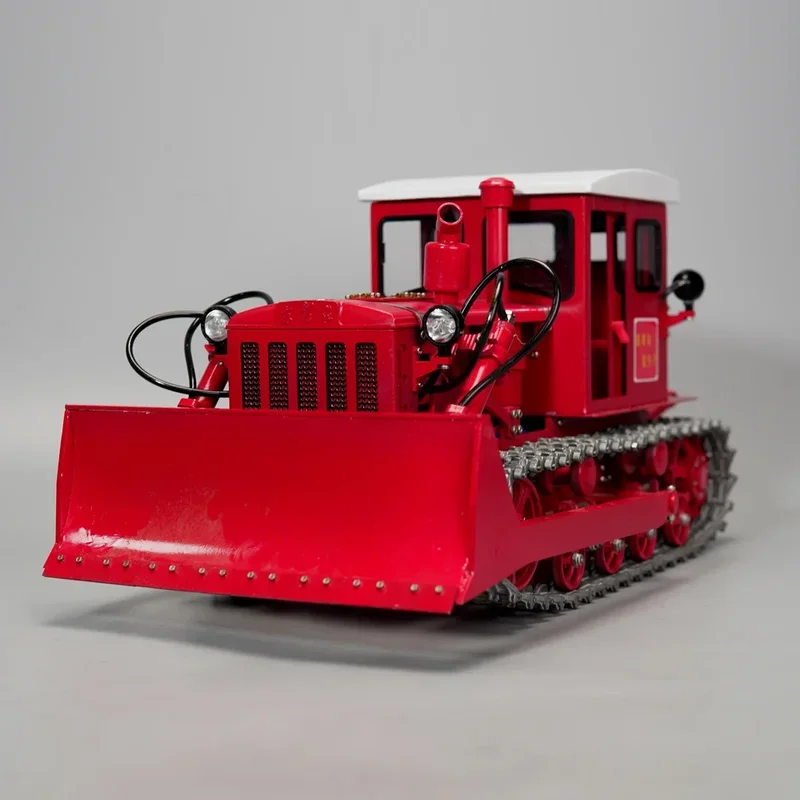 All Metal 1/12 RC Dozer RTR Dongfanghong Bulldozer Model Remote Control Dynamic Track Car Alloy Car Tractor Model Red