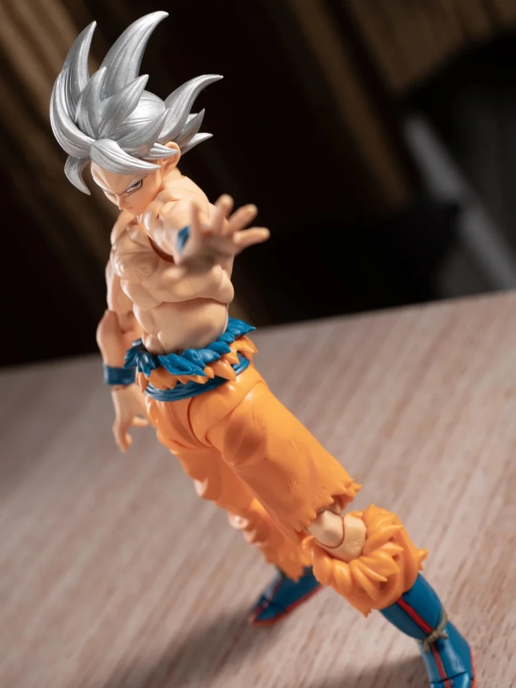 In-Stock Bandai Original SHF DRAGON BALL Son Goku Migatte no Gokui Silver Hair Anime Action Figures modello da collezione regali giocattolo