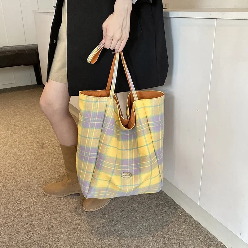 

Minimalist Style Double Sided Nylon Tote Bag Women's Casual Shoulder Handbag Plaid Shopping Bags Letter Embroidery Shoulder Bag