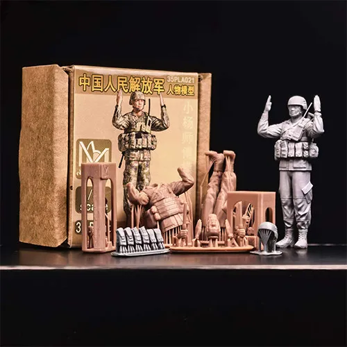 1/35  Soldier Model Kit Self Drawing and Assembly  PLA021