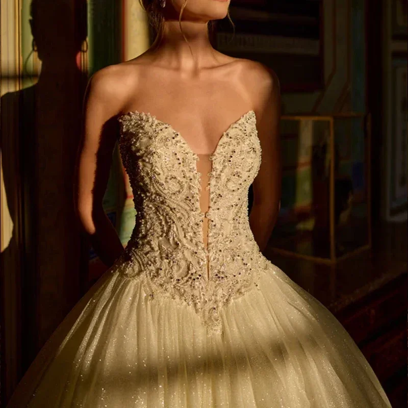 Luxuriöses, glänzendes, weißes A-Linien-Hochzeitskleid mit Spitze und Perlen für Damen, sexy, tiefer V-Ausschnitt, rückenfrei, Ball-Party-Brautkleid, individuell gestaltet