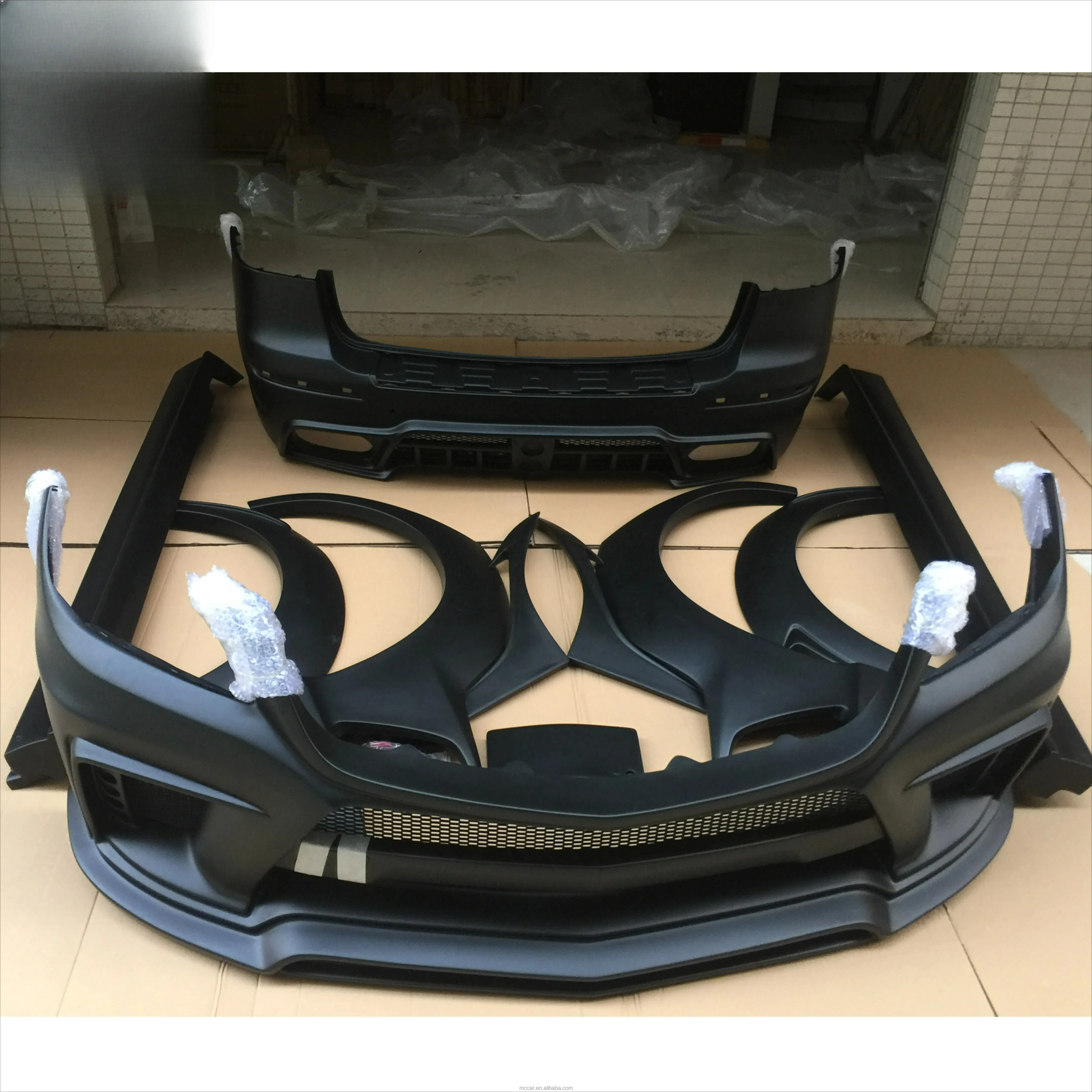 

ML350 W164 Upgrade Body Kit - ML63 AMGFront Rear Bumpers