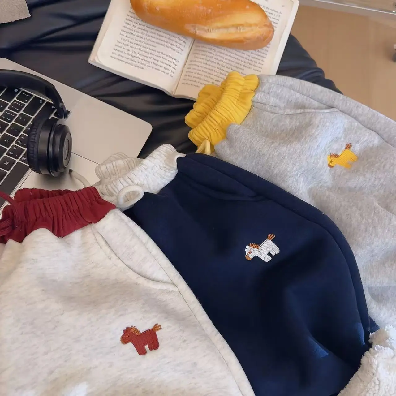 

Children's Korean Embroidery Sweatpants For Autumn And Winter 2026 New Styles For Boys And Girls New Sweatpants For Babies