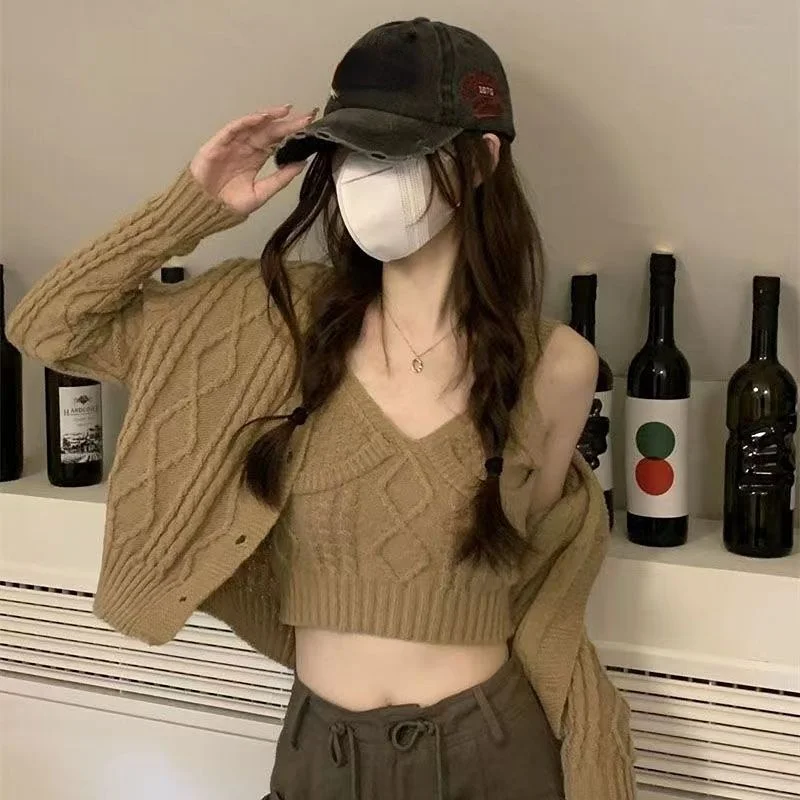 Sweaters V Neck Tanks Two Piece Short Cardigan Solid Sets Knitted Vintage Women Fashion High Street Sueter Crop Tops Pull Femme