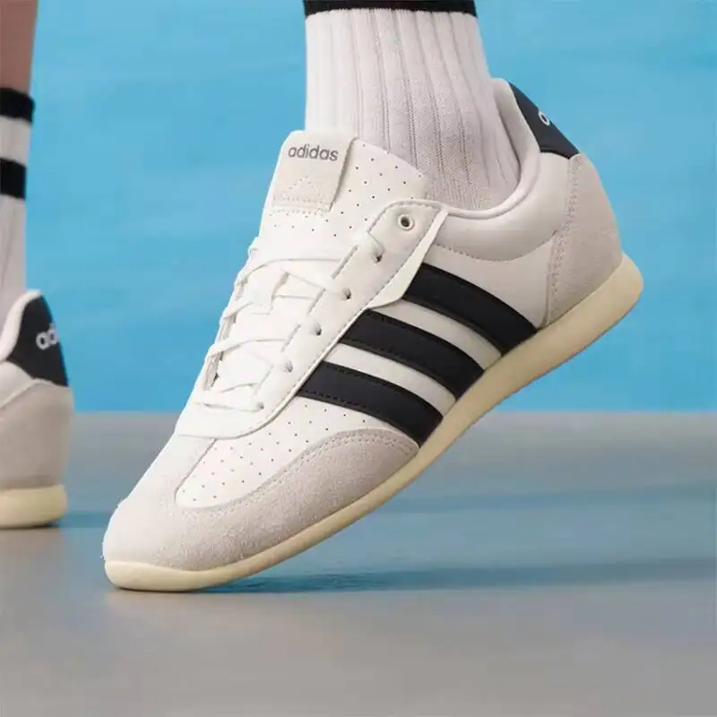 

Hot High Quality Adidas Retro Suede Trefoil Casual Sneakers Cream Black Three Stripe Low Top Walking Shoes Men Women JR4618