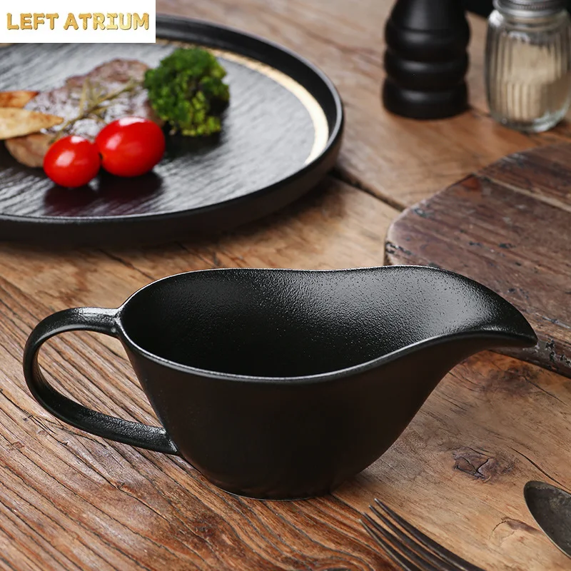 European Style Ceramic Milk Pot with Pointed Spout and Handle for Milk Pot Bullfighting Sauce Restaurant Sauce Bucket 280ML