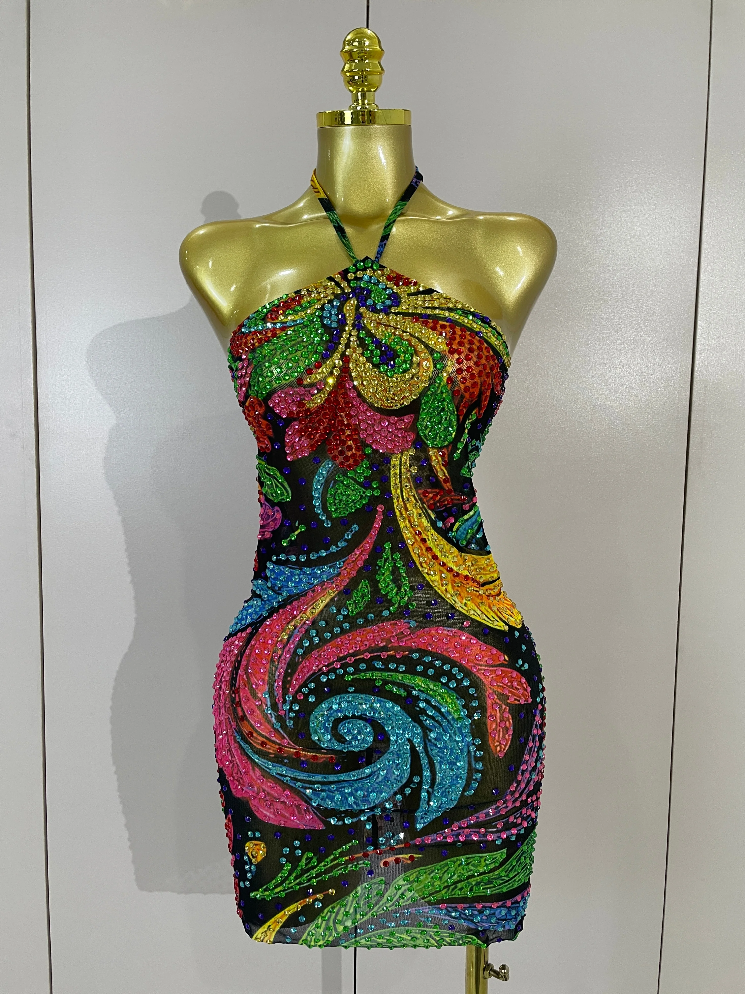 Mini-robe sexy en maille imprimée de strass colorés, dos nu, pour femme, idéale pour soirée, anniversaire, tenue de scène en boîte de nuit, ou séance photo