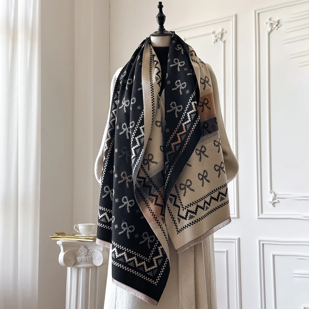 

New Korean-style autumn/winter bow-patterned vintage scarf for women, warm color-blocked faux cashmere neckerchief