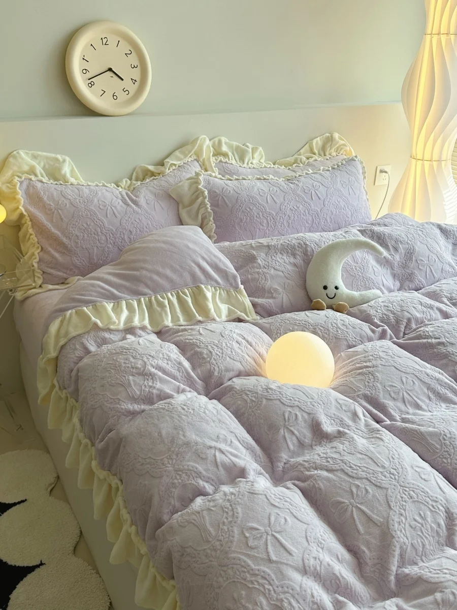 

Зимний утолщенный комплект постельного белья из молочного бархата с резным узором, 4 предмета, коралловый флис, теплый, уютный, фиолетовый, сказочный, кружевной, во французском стиле