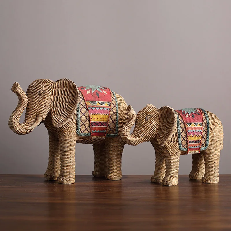 

Hand-painted Elephant Figurine with Woven Pattern Resin Craftwork for TV Tabletop Wine Cabinet Entrance Decor Creative Display