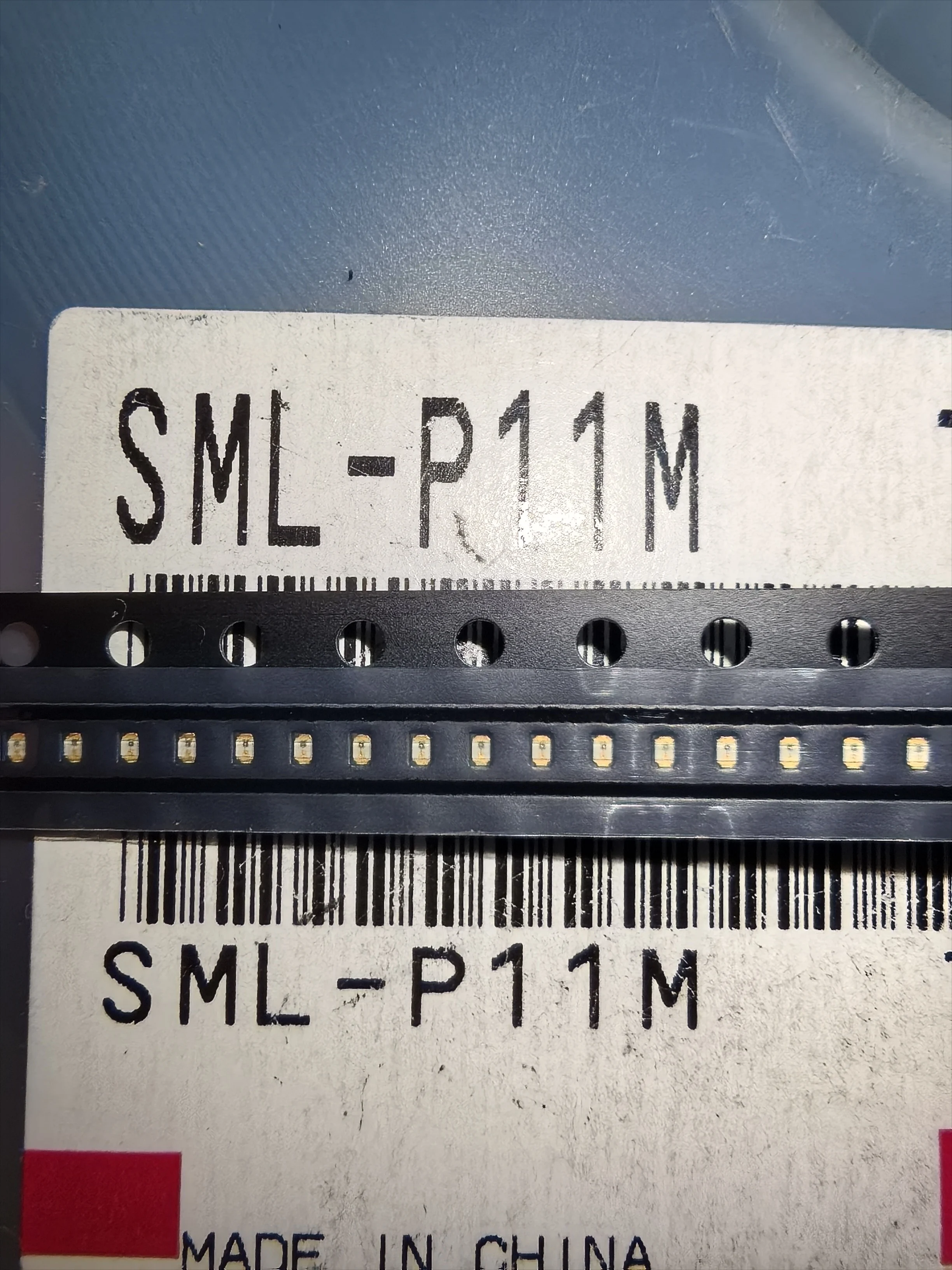 

50Pcs/SML-P11MTT86G 0402 (1005) High-brightness yellow-green SMD LED lamp beads