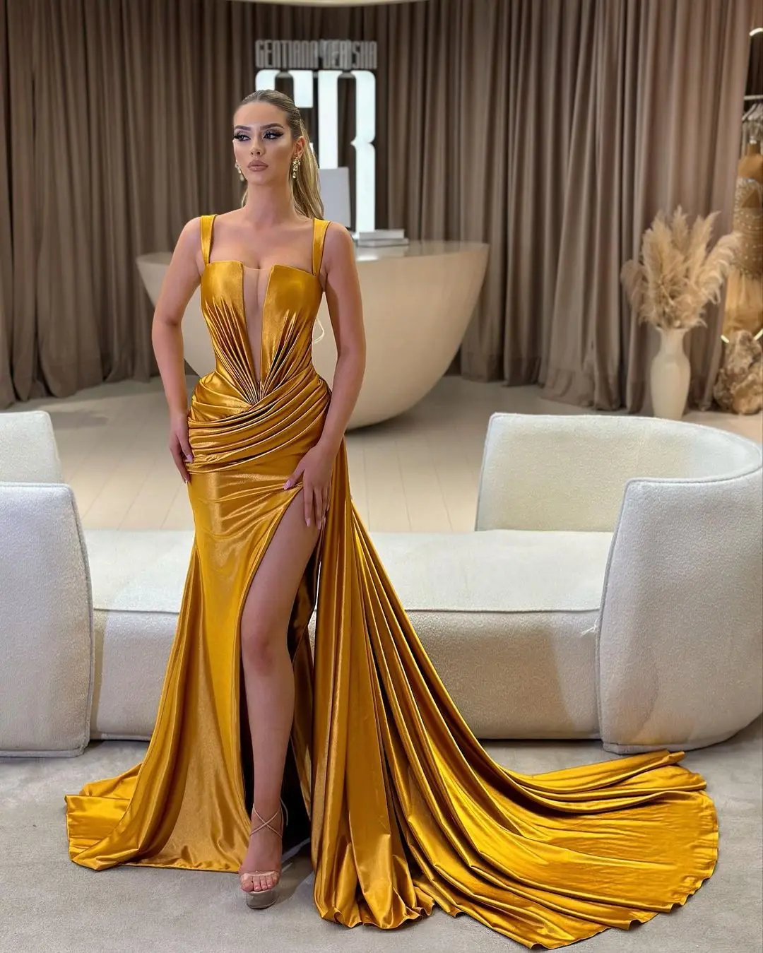 

Customized Exquisite Satin Straight Spaghetti Straps Evening Dresses Strapless Panel Train Sleeveless Homecoming Dress