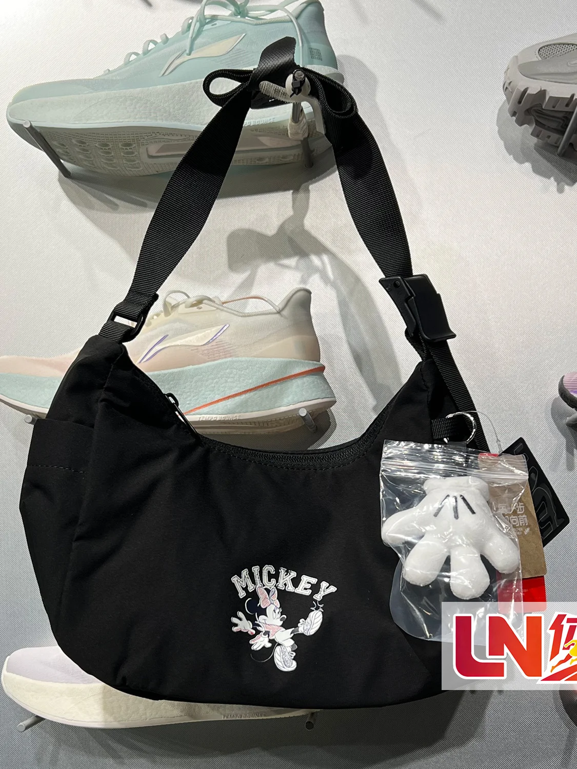 women's-crossbody-bag-mickey-collaborative-series-lightweight-design-summer-new-arrival-casual-bag-abdw194