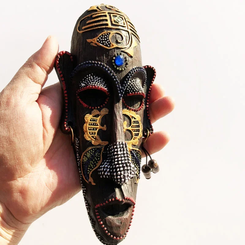 Vintage African Mask Wall Ornament, Hand-Painted Resin Artwork for Home Decoration, African Style Souvenir Gift