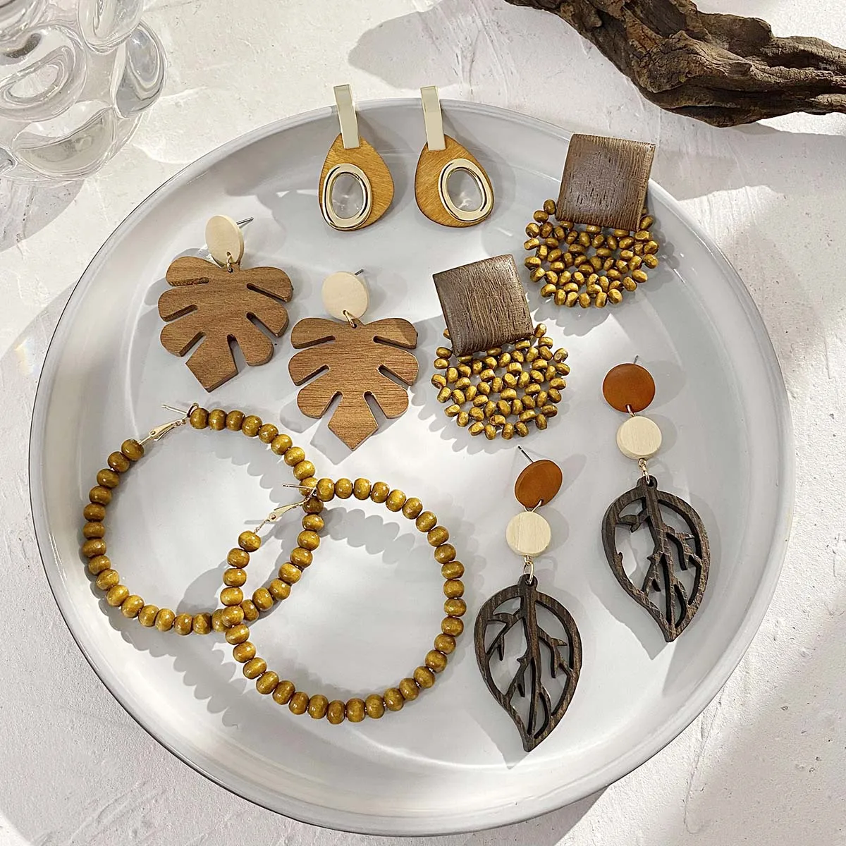 AENSOA Vintage Geometric Wood Drop Earrings for Women Handmade Brown Color Leaf Shaped Round Circle Wooden Earrings Jewelry 2022