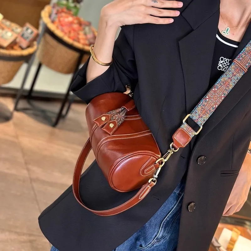 Women's New High-End Sense, Niche Shoulder Cylindrical Small Bag