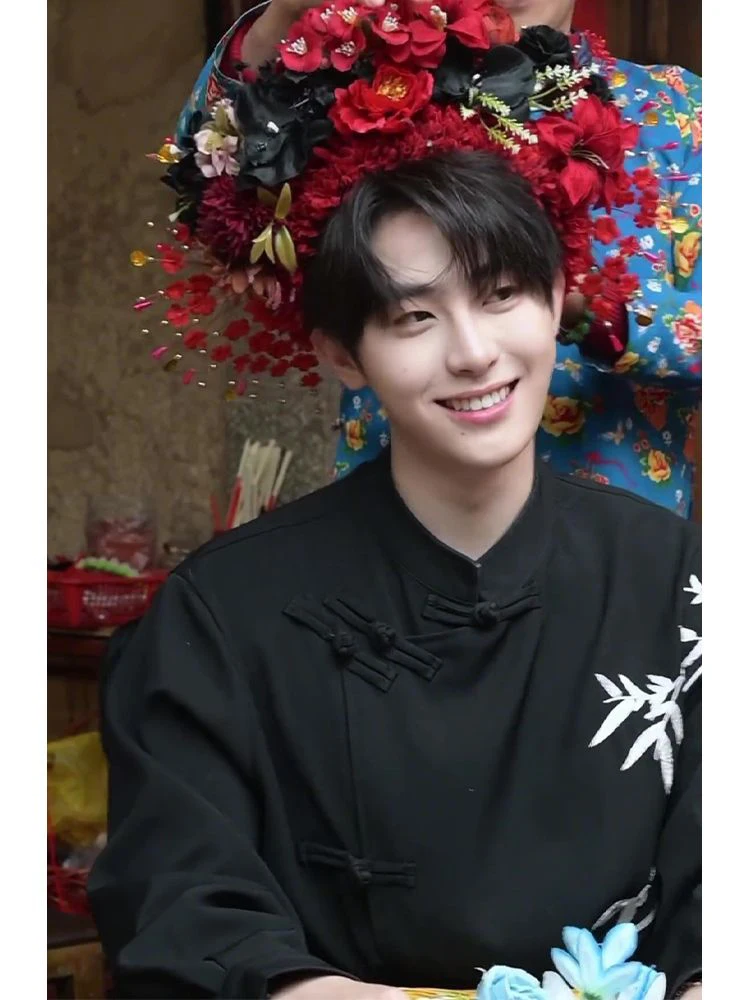 

New Chinese Sle Men's irt Summer High-End Feeling Haome Design Collar Button Loose Fit Long Sve Polyester Fiber