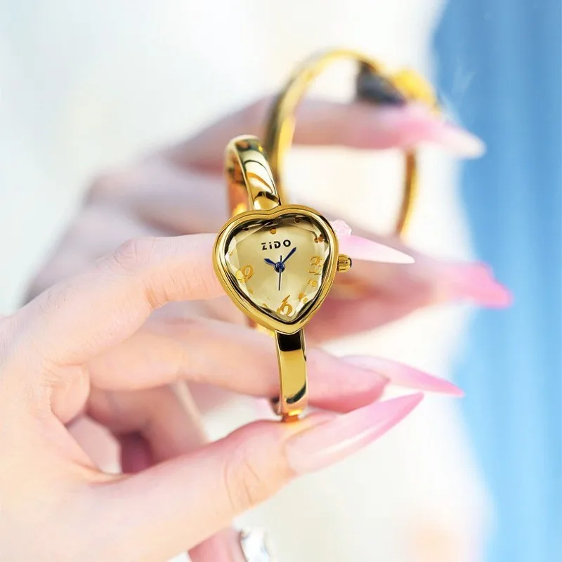 

Женские наручные часы-браслет, кварцевые часы премиум-класса с персонализированным дизайном в форме сердца, легкие и роскошные.