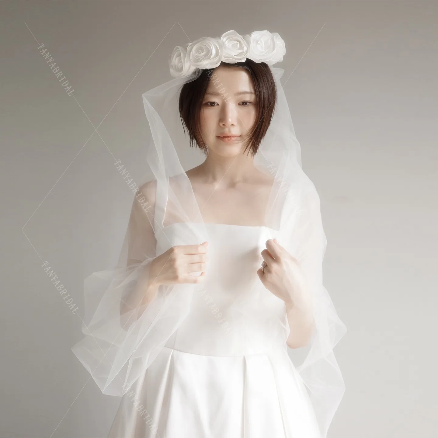Romantic Two Piece Bridal Veil Satin 3D Rose Flowers Crown Tulle Wedding Veil Korean Style Hair Accessory For Bridal Photoshoot