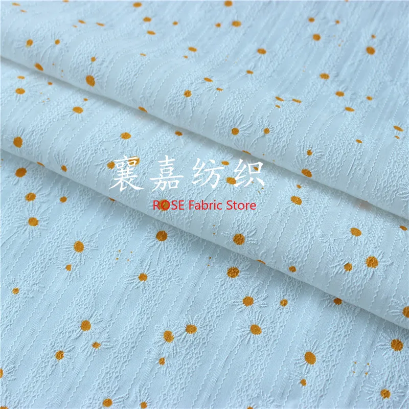 Tessuto jacquard con stampa margherita in cotone texture Per abiti, top, copritavolo, design di costumi, cucito di accessori per capelli, abiti estivi