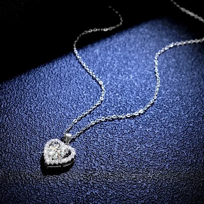 

Kryos Jewelry Luxury Platinum Engagement Pendants 1 Carat Moissanite Diamonds Necklace for Women Peach Heart Pt950 Wedding Jewel