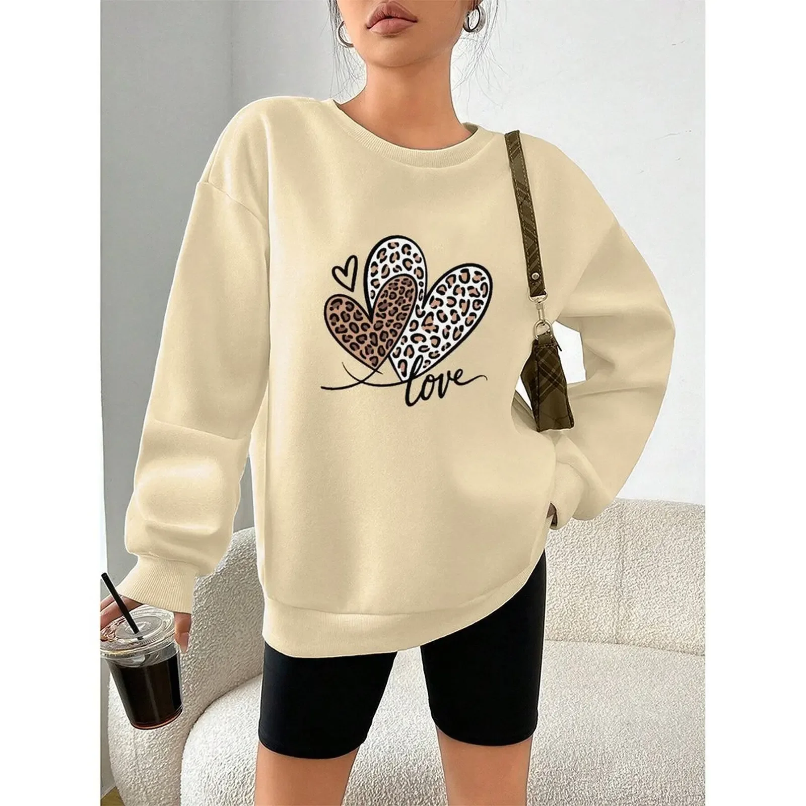 المرأة س الرقبة طويلة الأكمام المخملية عادية مثيرة للاهتمام على شكل قلب ليوبارد البلوز الشتاء مريحة فضفاضة عادية مطبوعة القمم