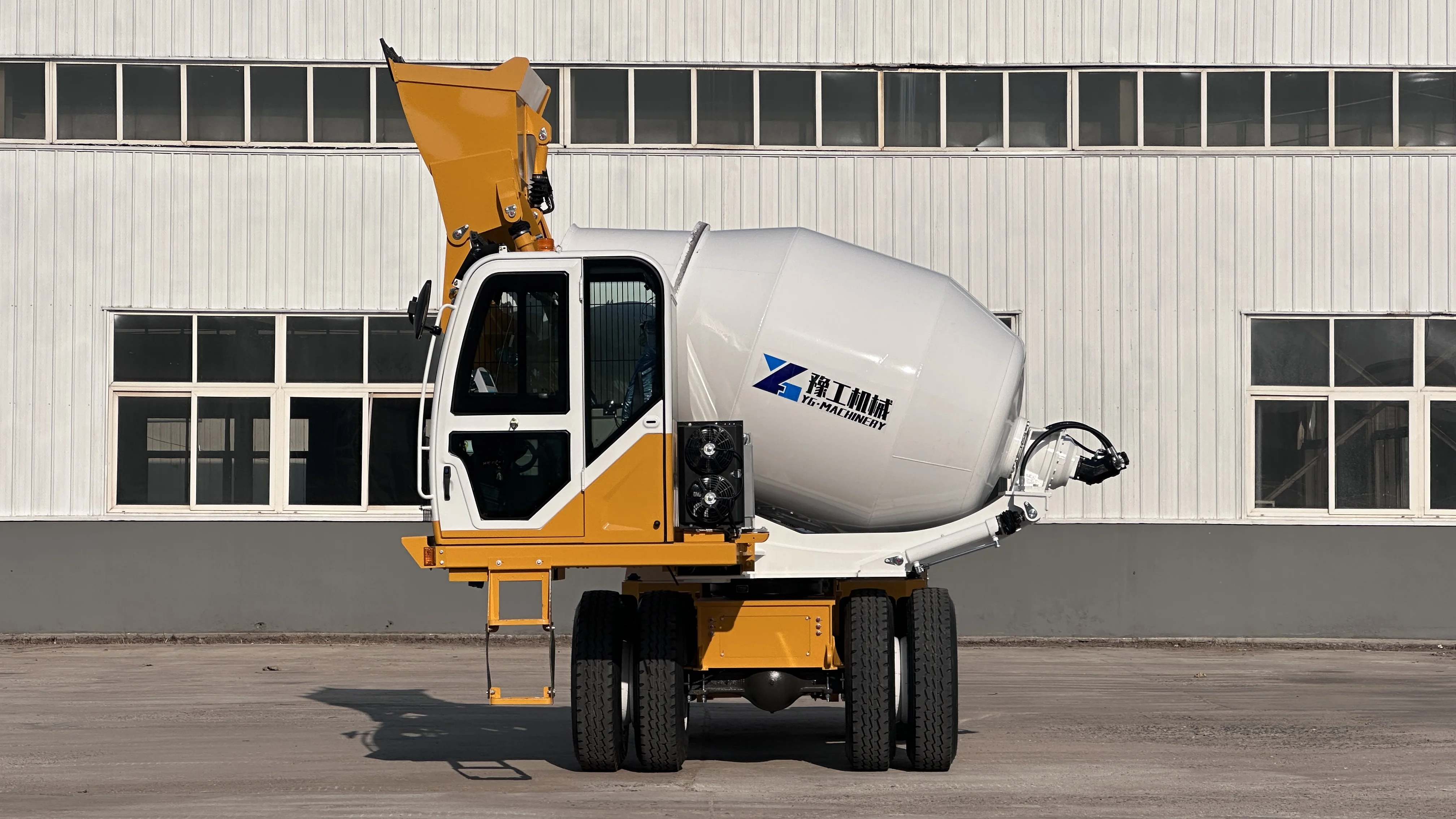 Self Loading Mixer Truck with Comfort Cabin for Site Workers Use