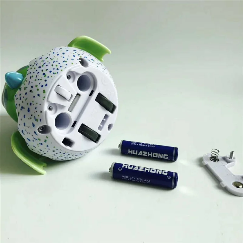 Geassorteerde originele lichten Geluid Muzikale Pull Back Egglider Wind-Up Uitkomen Eieren Pinguïn Speelgoed voor kinderen Verjaardag Kerstcadeau