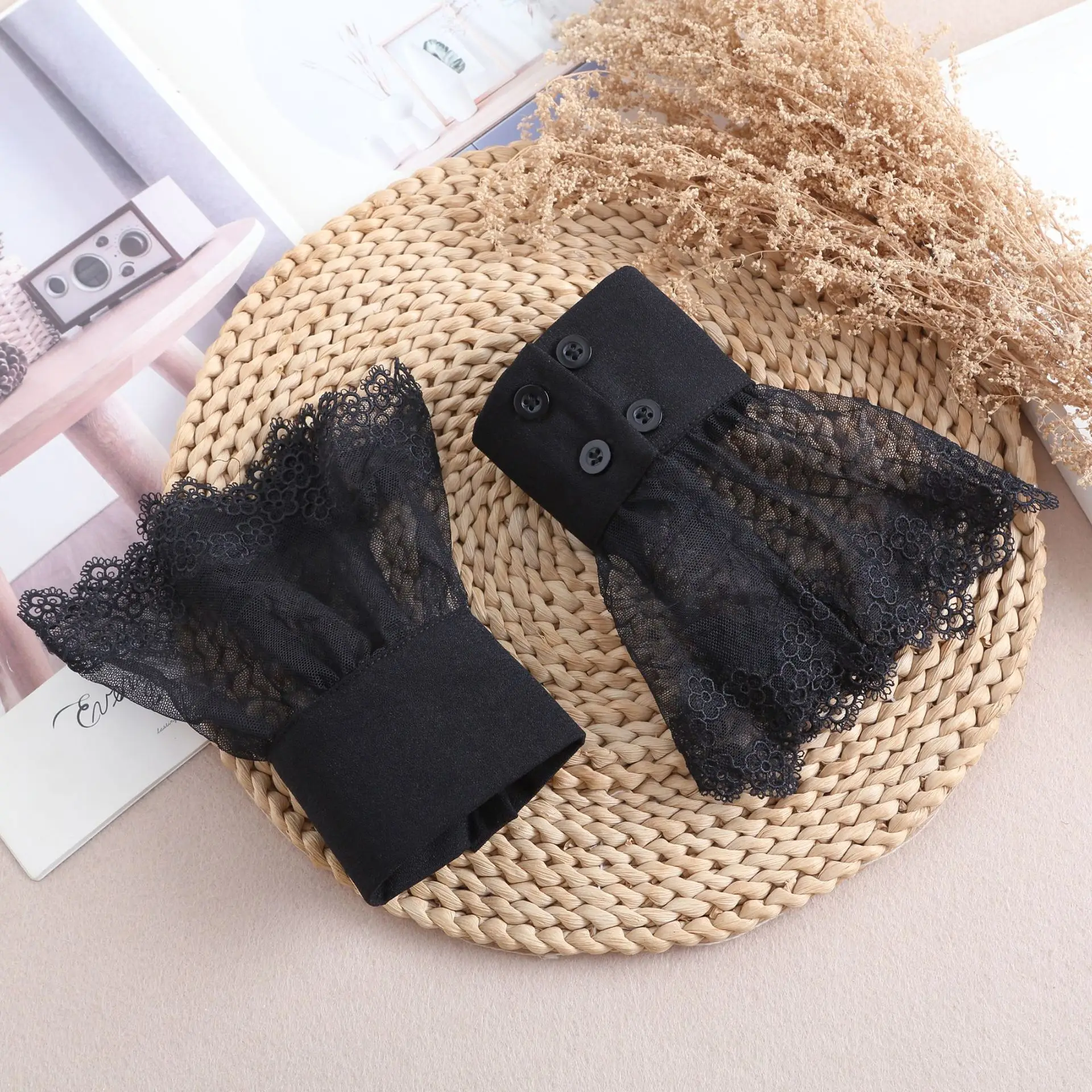 Women's Lace Fake Cuffs Black White