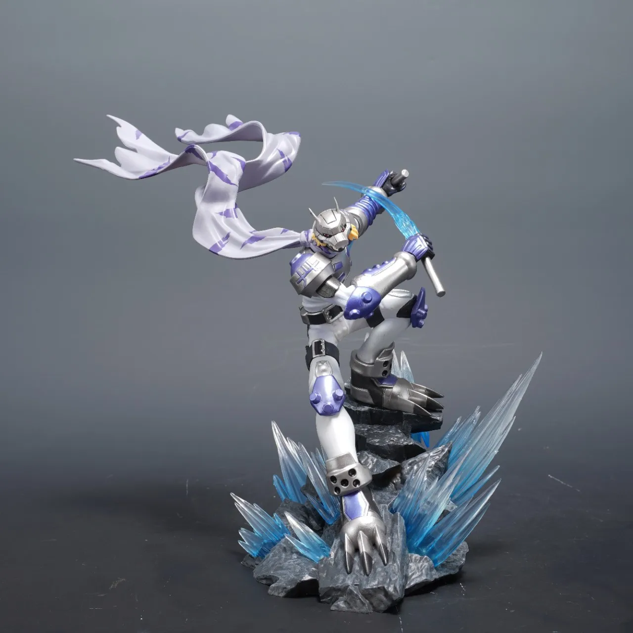 

Anime Digimon Frontier Wolfmon Licht Schwert Statue model.Pvc GK handmade model Toys Collectible Decoration DesktopToy gifts