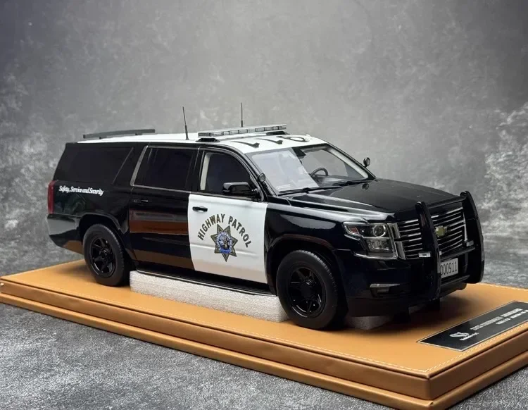 

GOC 1/18 For Chevy Suburban Tahoe LTZ SUV 2015 Diecast Model Car Gifts Hobby Display Collection Ornaments