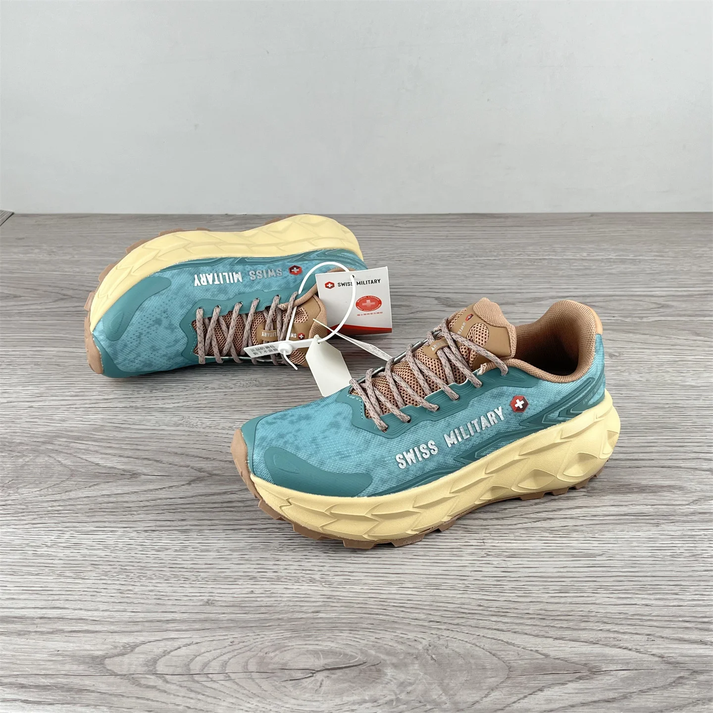 Low-top lightweight sports shoes men's casual shoes Korean tide shoes 2025 summer men's running shoes