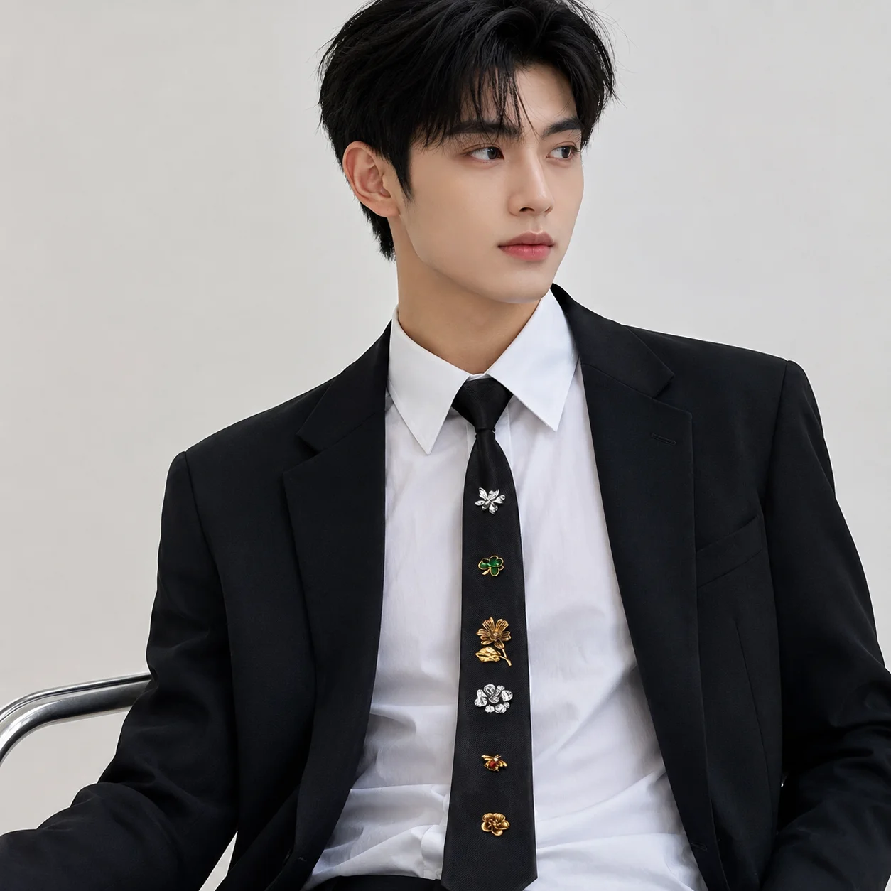 Korean Temperament Flower Rhinestone Necktie for Women Men Retro Insect Bee Alloy Tie Personalized Versatile Accessories
